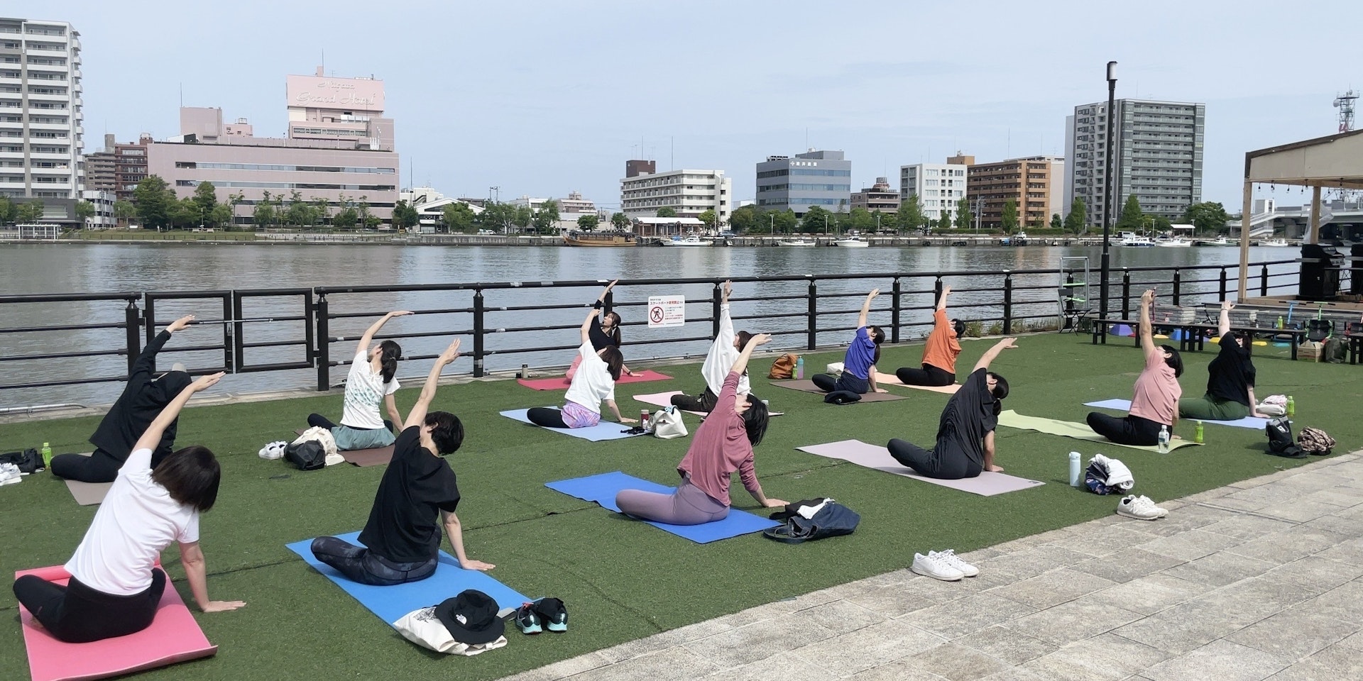 ▽毎月1回ずつ朝ヨガと夜ヨガのイメージ画像
